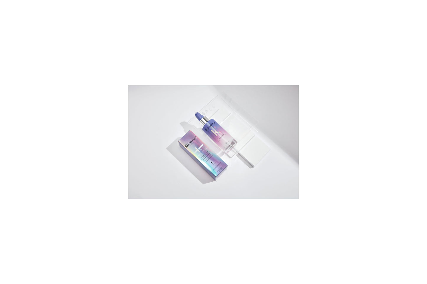 Kerastase Blond absolu cicanuit. Detta nattserum är en lätt leave-in formula som passar alla typer av blont hår. Serum berikat med Hyaluronsyra och dyrbar Edelweiss, verkar under natten och reducerar 55% av skadorna från blekning.